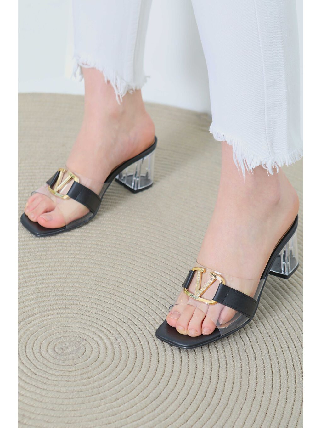 Kadın Siyah Tokalı Şeffaf Topuklu Terlik - 27113
