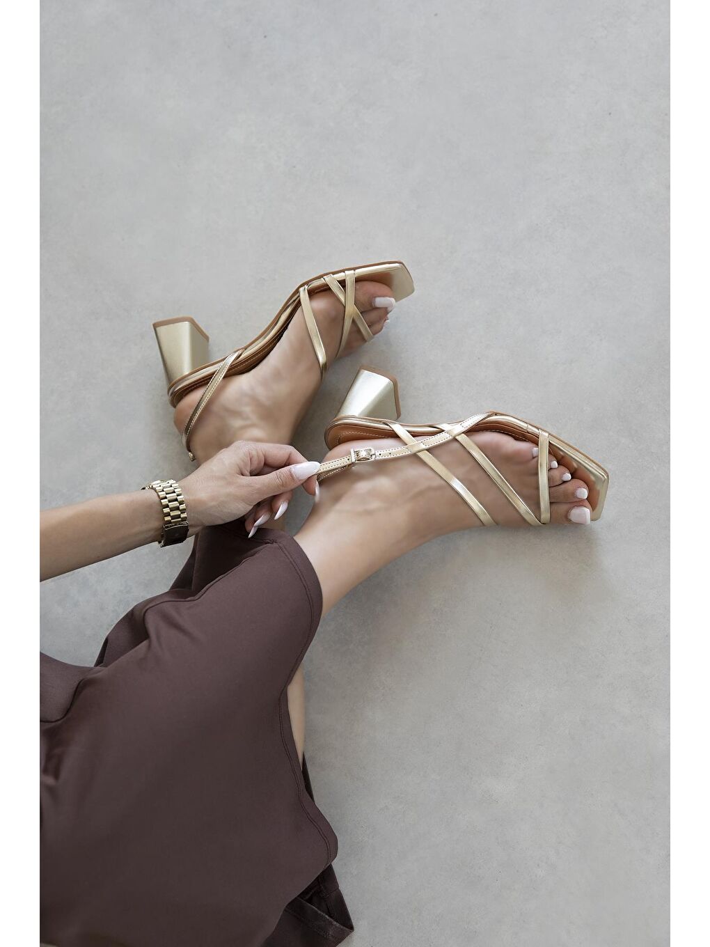 Sarı Hanat  Kadın Topuklu  Deri Sandalet Altın