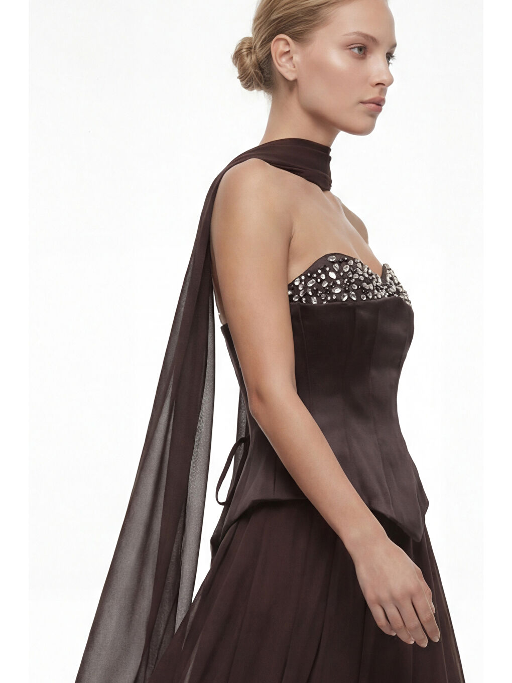 Kadın Kahverengi Straplez Yaka Taşlı Peplum Detay Uzun Abiye Elbise-2