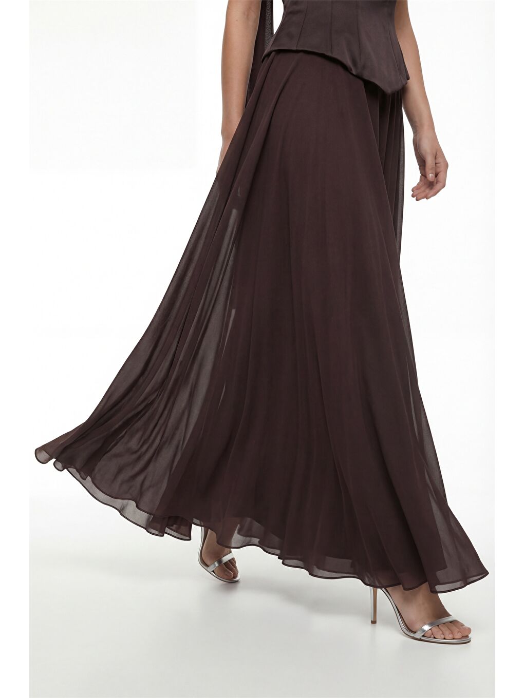 Kadın Kahverengi Straplez Yaka Taşlı Peplum Detay Uzun Abiye Elbise-3