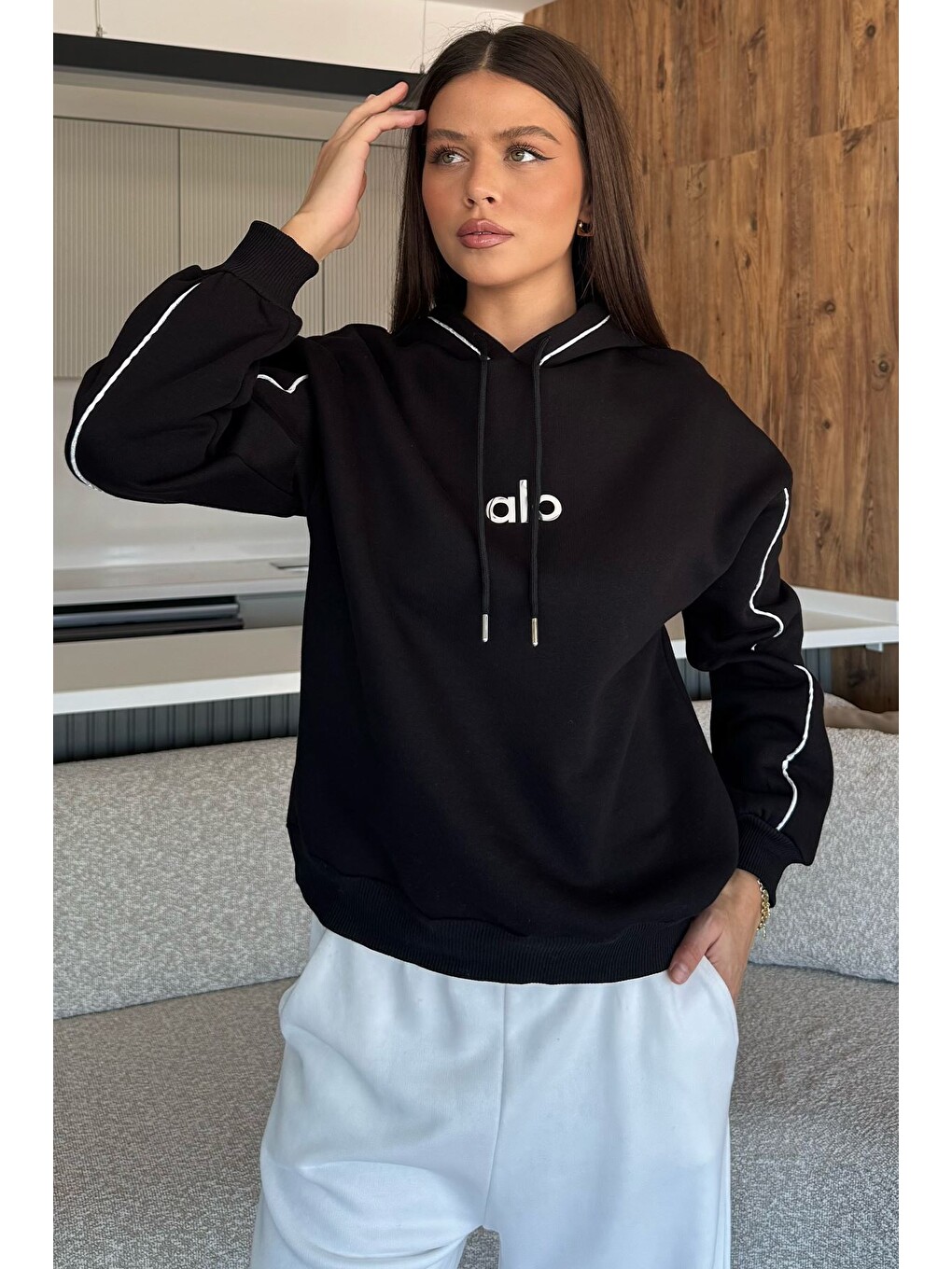 Siyah Kadın Kapüşonlu Baskılı Şardonlu Sweatshirt
