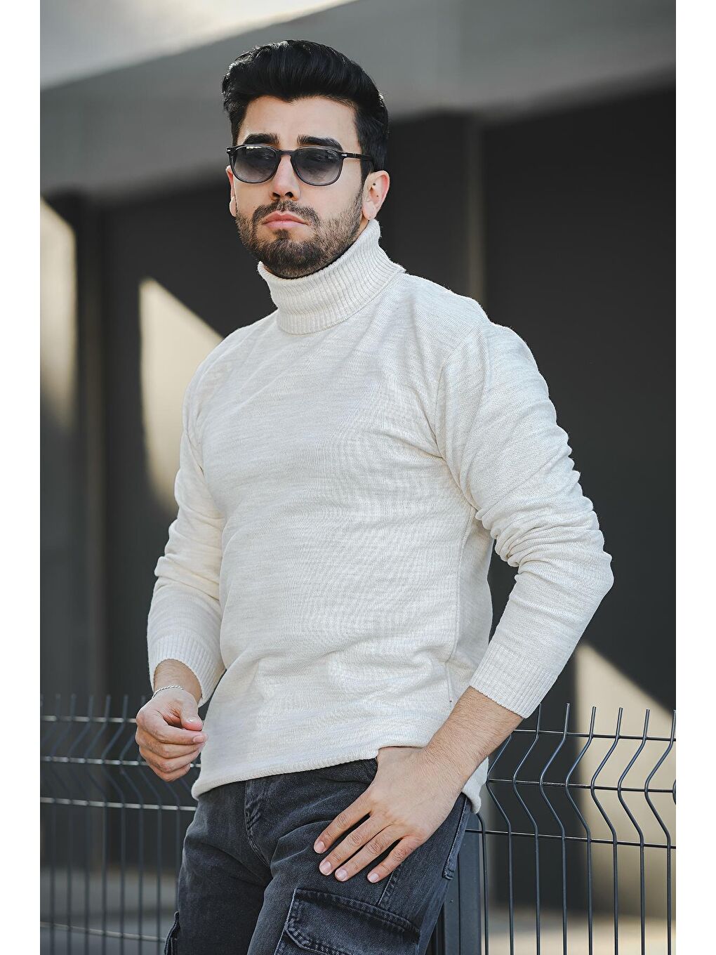 Bej Pamuk Slim Fit Erkek Tam Balıkçı Boğazlı Kazak