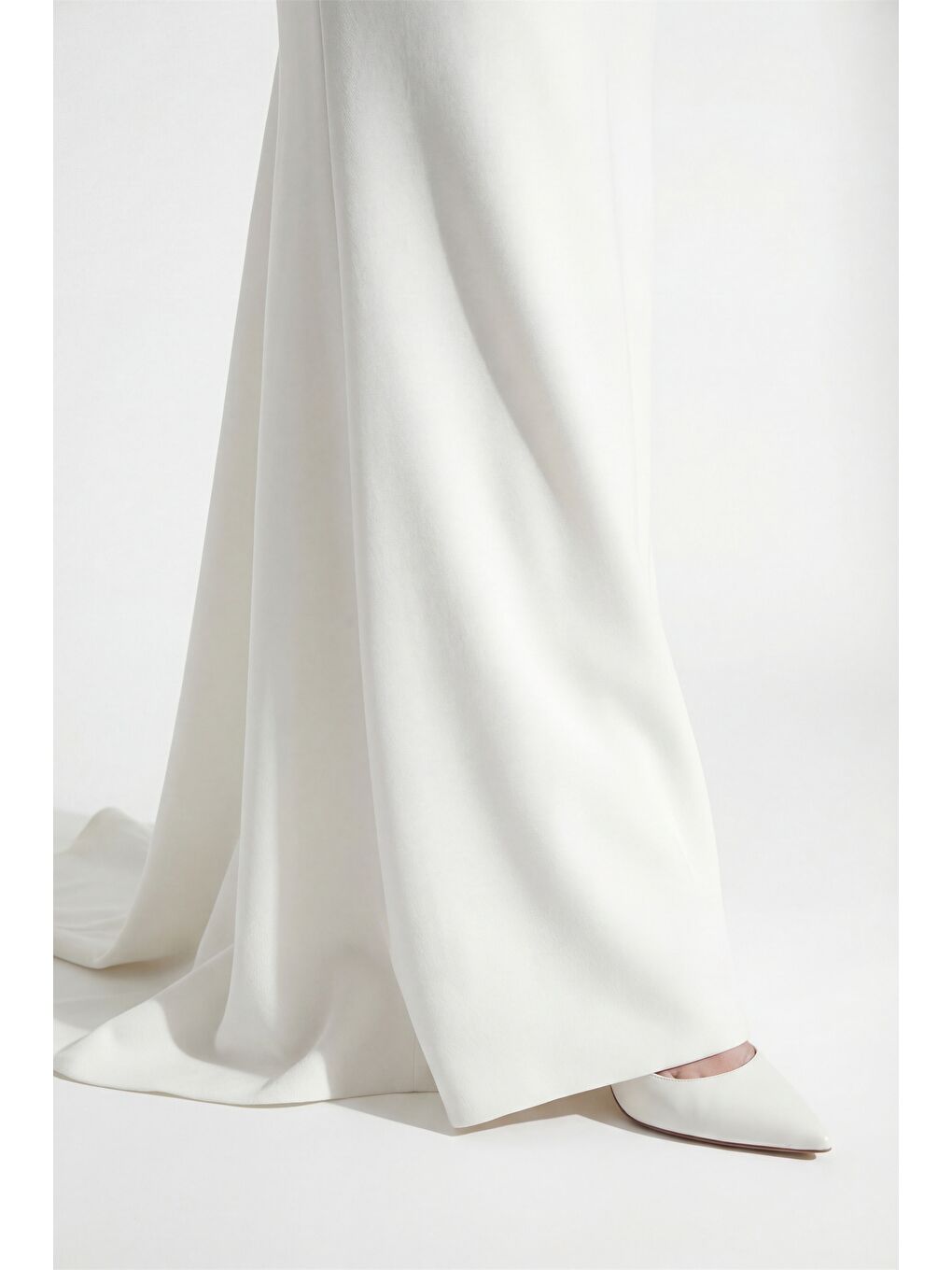 Kadın Beyaz Dantel Detay Uzun Balık Abiye Elbise-3