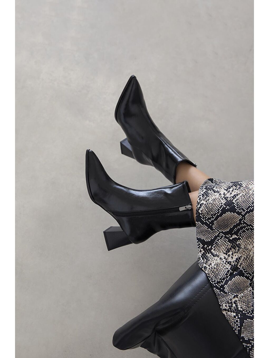 Liston Kadın Topuklu Kırışık Deri Bot Siyah-1