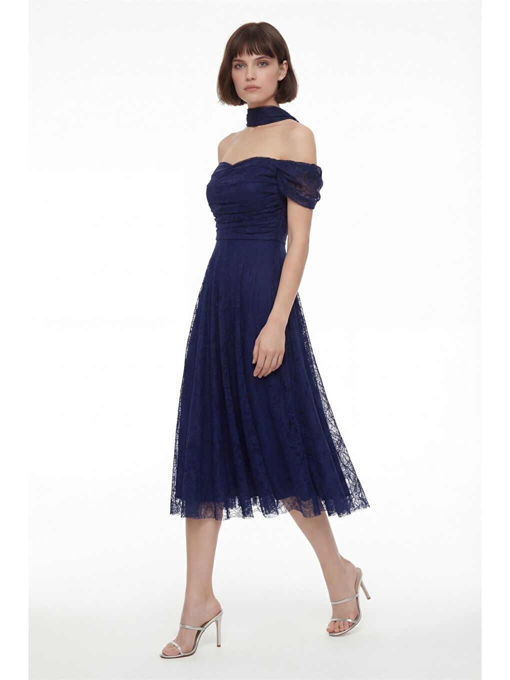 Kadın Lacivert Dar Kalıp Kayık Yaka Dantelli Midi Söz Nişan Nikah Abiye