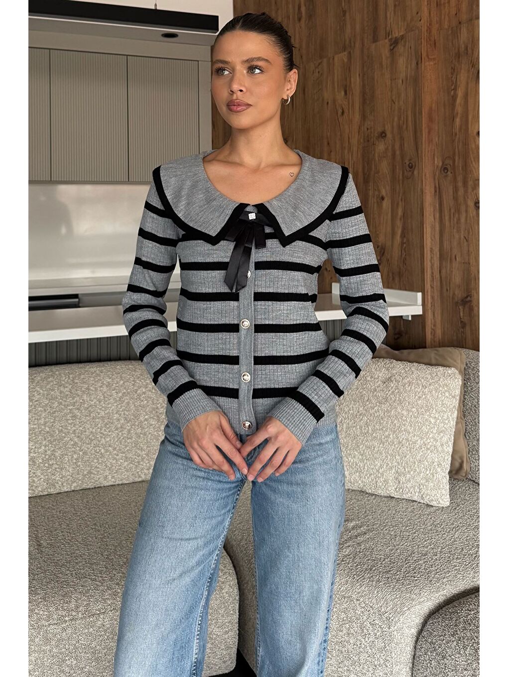 Gri Fiyonklu Sahte Düğmeli Triko Bluz (s,m,l Uyumludur)