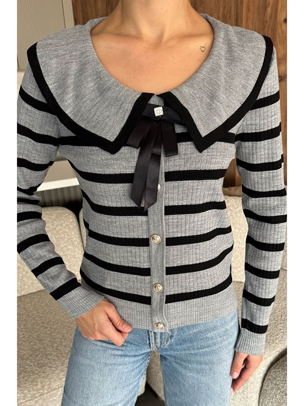 Gri Fiyonklu Sahte Düğmeli Triko Bluz (s,m,l Uyumludur)-1