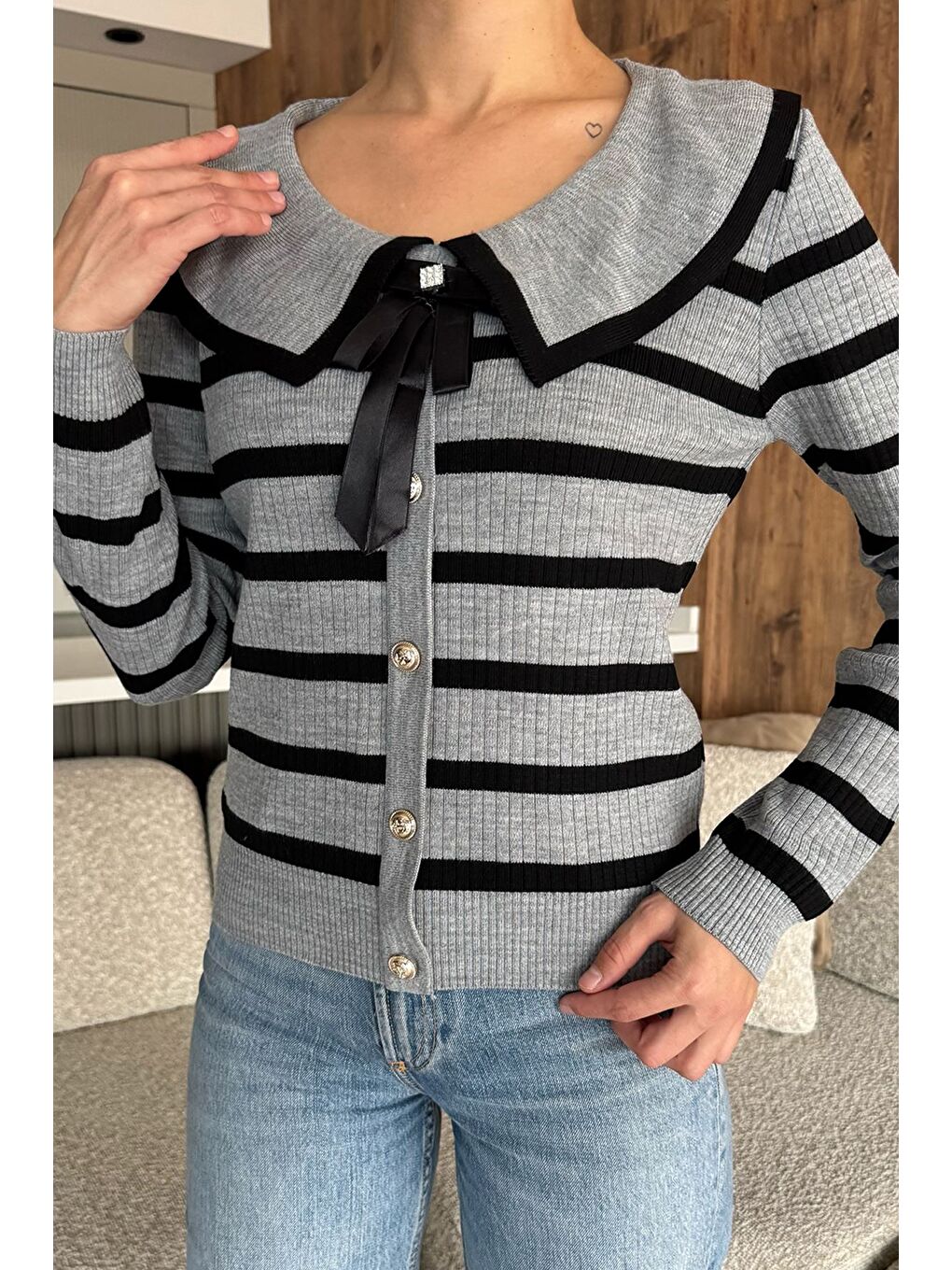 Gri Fiyonklu Sahte Düğmeli Triko Bluz (s,m,l Uyumludur)-2