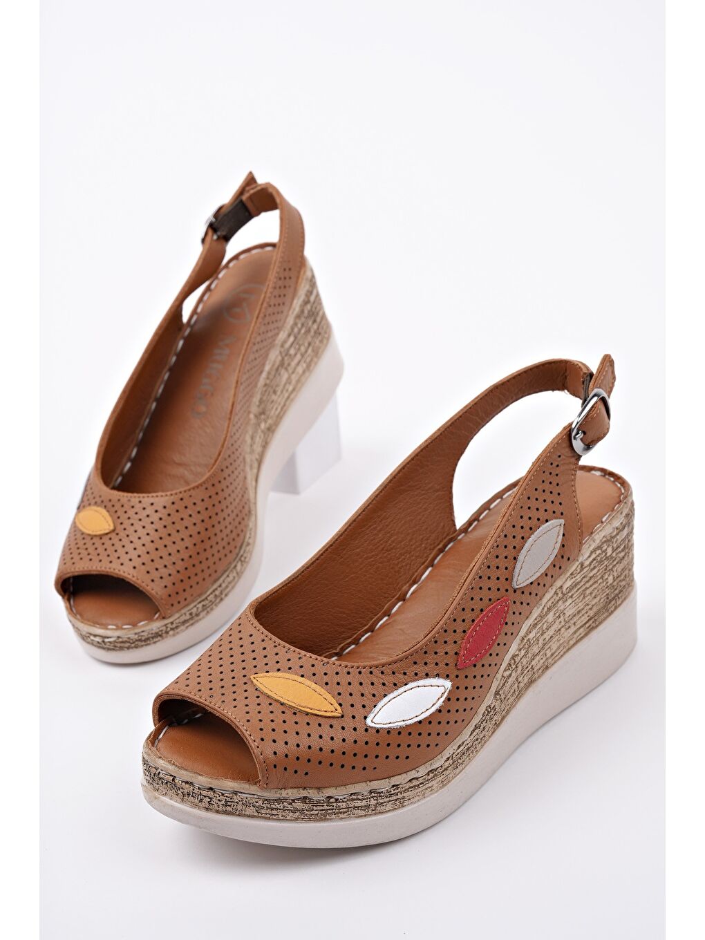 Kahverengi FİLYOS Hakiki Deri Arkası Açık Dolgu Topuklu Ayarlanabilir Kemerli Delikli Günlük Kadın Sandalet-5