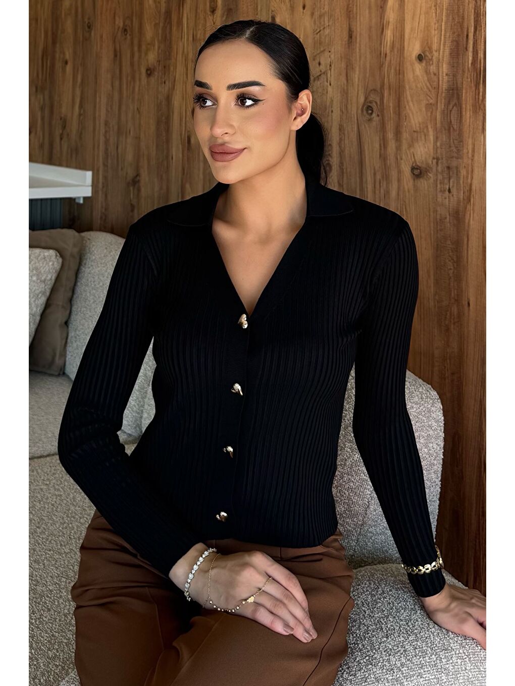 Siyah Kadın Polo Yaka Gold Düğmeli Triko Hırka (s-m-l Beden Uyumludur.)-1
