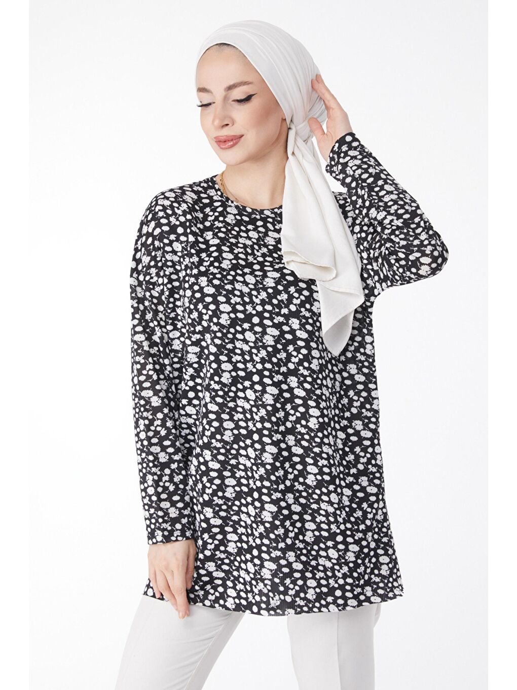 Bisiklet Yaka Kadın Siyah Desenli Bluz - 24746-2