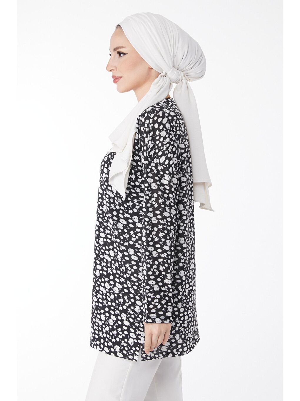 Bisiklet Yaka Kadın Siyah Desenli Bluz - 24746-3