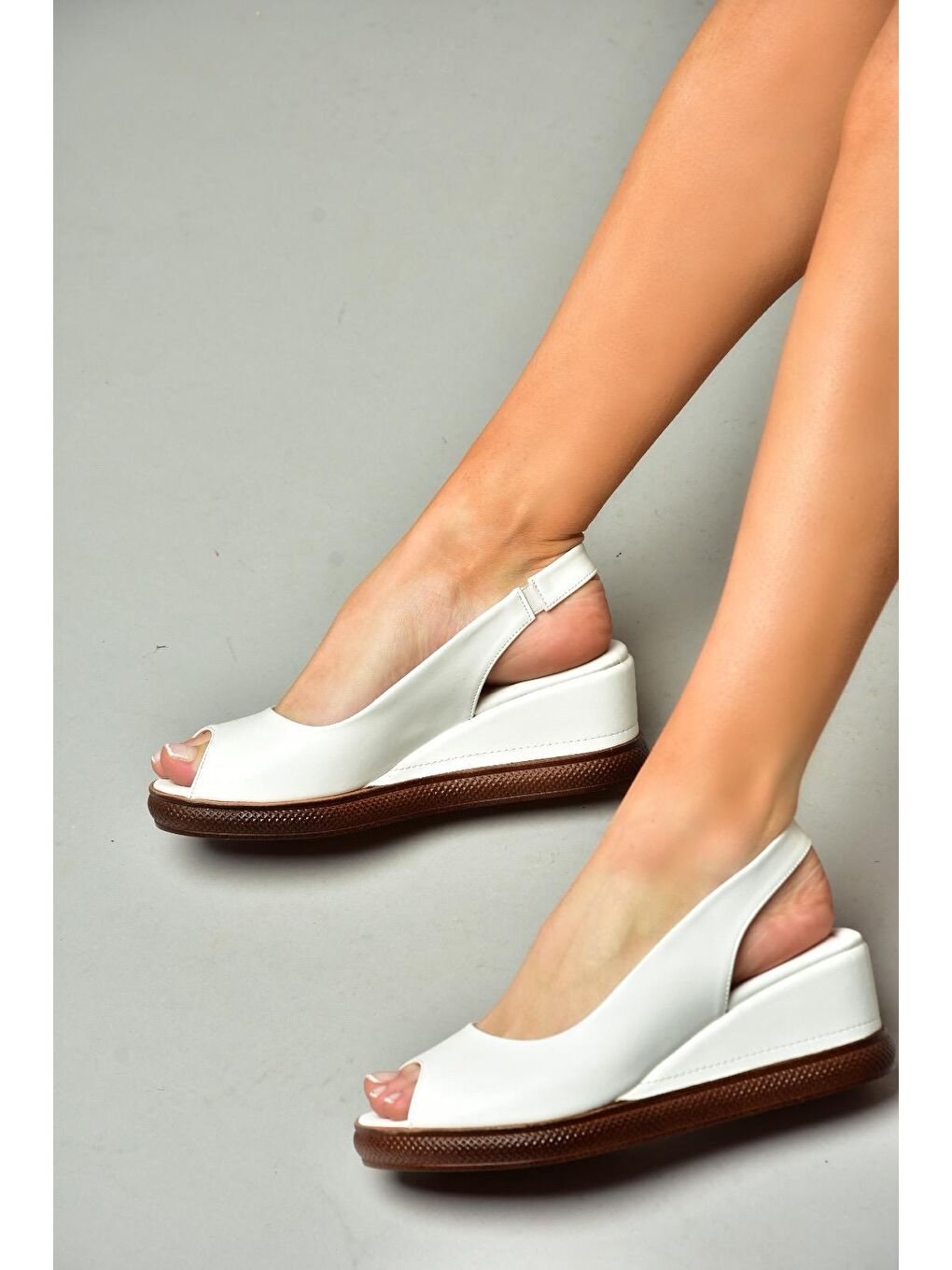 Fox Shoes S6743070 Beyaz Kadın Sandalet