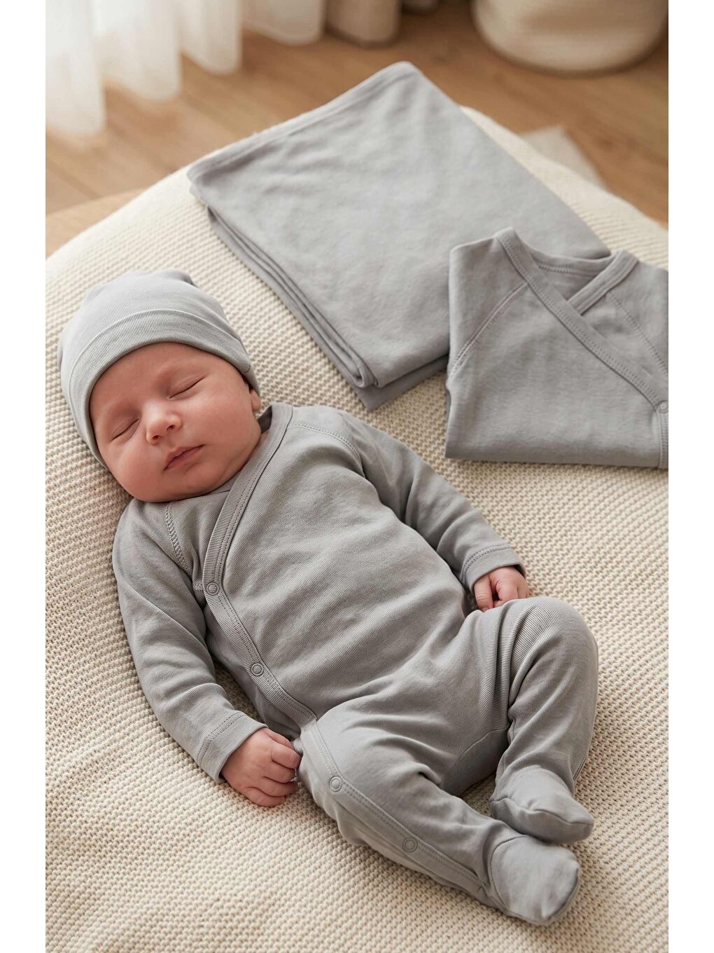 Gri Modal Organik Theme Hastane Çıkışı-2