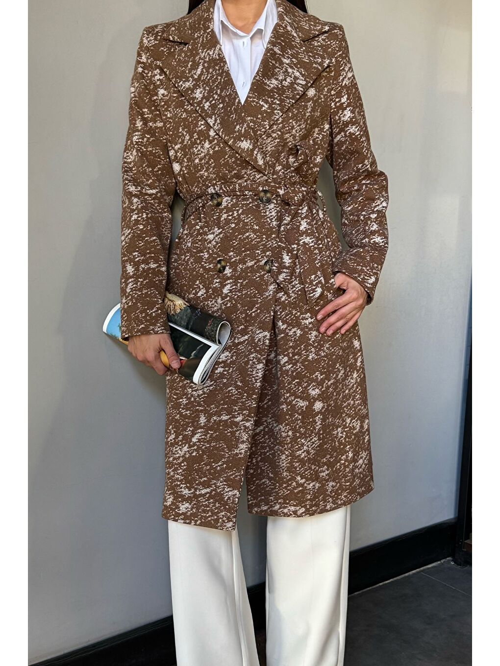 Kahverengi Kadın İç Astarlı Çift Cepli Desenli Kaşe Kaban-1