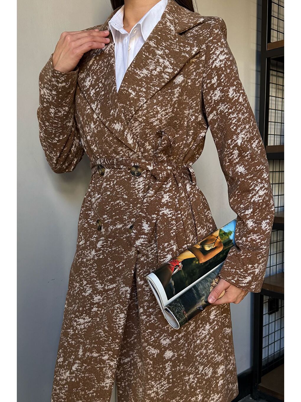 Kahverengi Kadın İç Astarlı Çift Cepli Desenli Kaşe Kaban-2