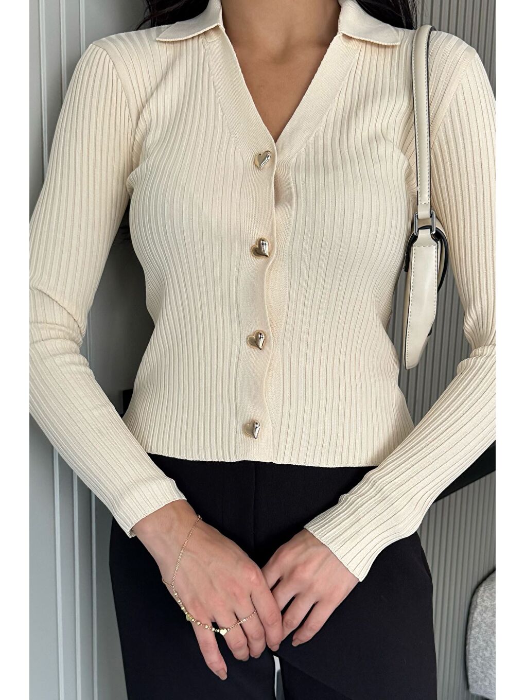 Ekru Kadın Polo Yaka Gold Düğmeli Triko Hırka (s-m-l Beden Uyumludur.)