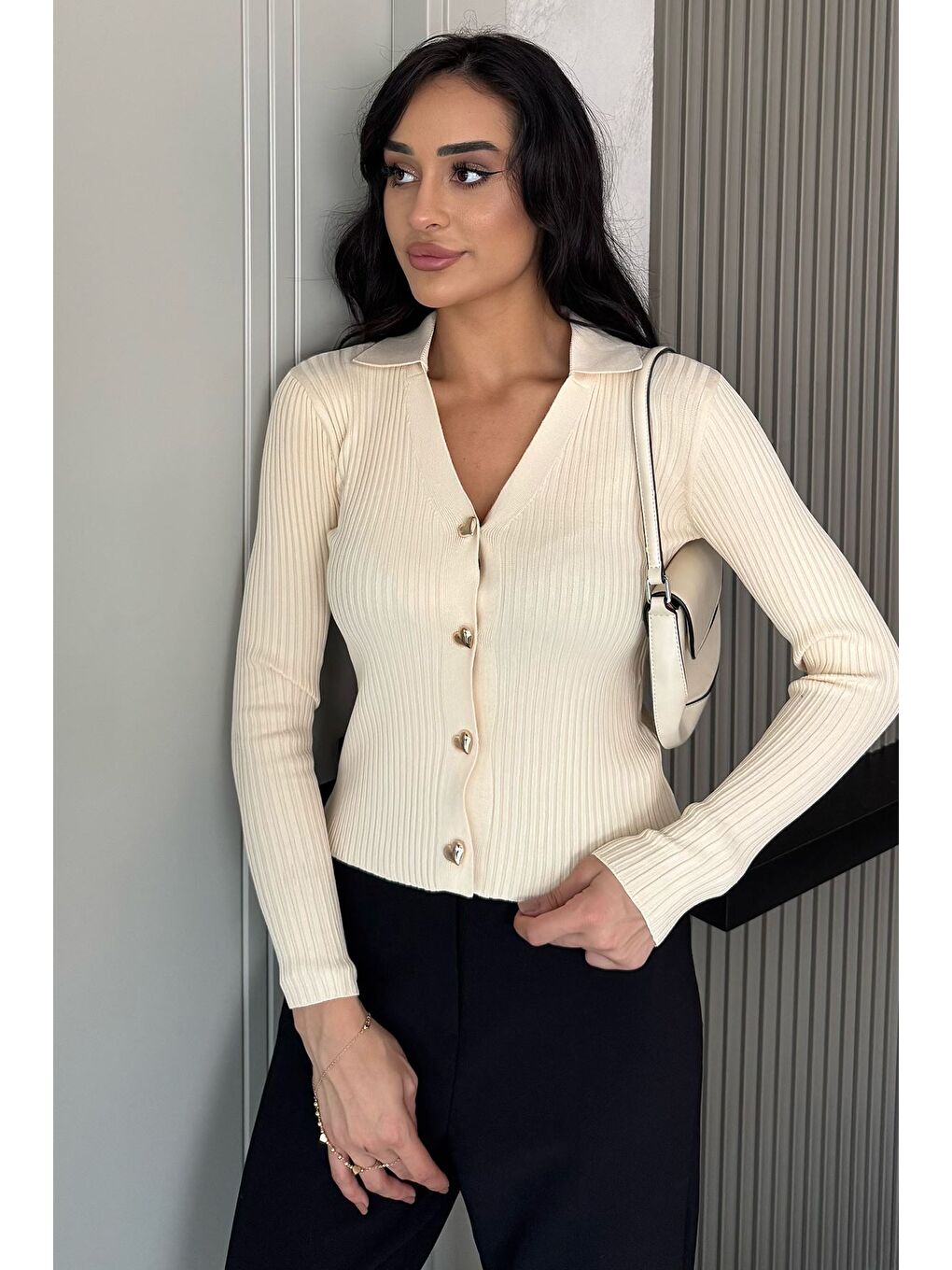 Ekru Kadın Polo Yaka Gold Düğmeli Triko Hırka (s-m-l Beden Uyumludur.)-1