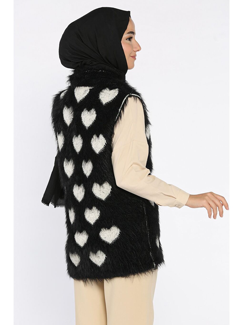 Siyah Kadın Kalpli Sakallı Triko Yelek (s-m-l Uyumludur)-5