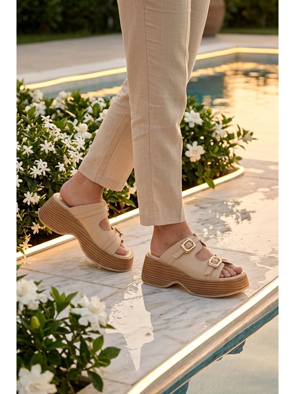 Bej Çift Bantlı Kadın Topuklu Terlik 322183 Z-2