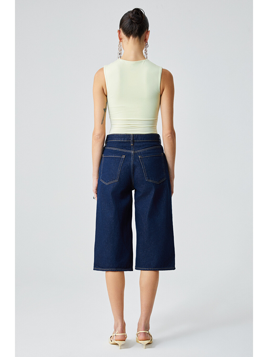 Canısa Kadın Slim Fit Sıfır Kol Yuvarlak Yaka Düz Renk Sarı Atlet-4