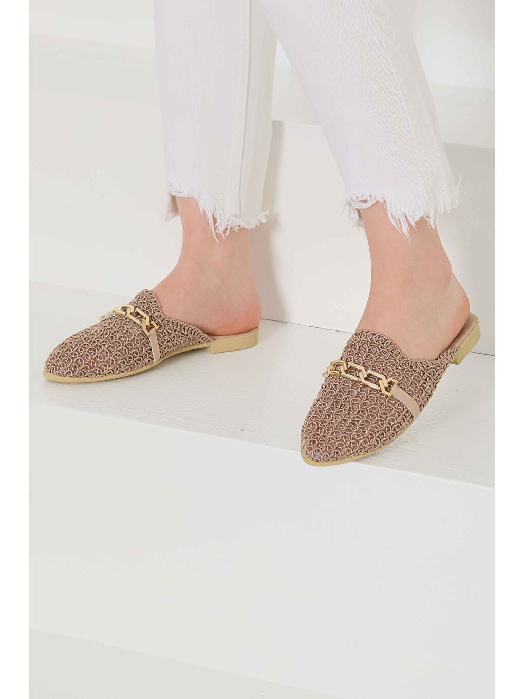 Bej Kadın Vizon Zincir Tokalı Terlik - 27109-1