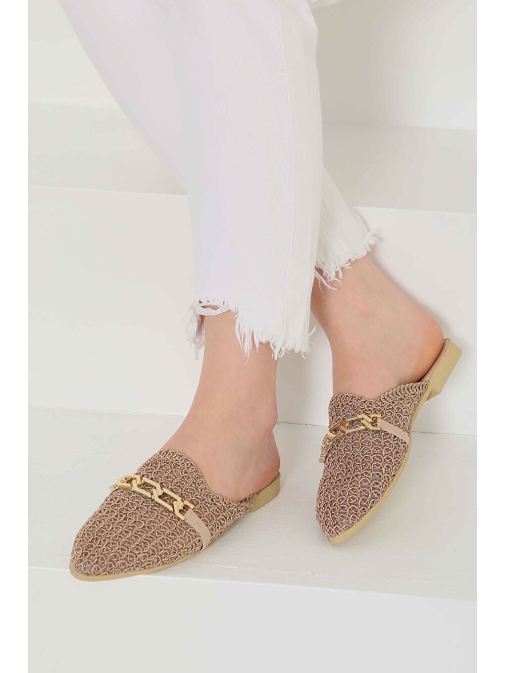 Bej Kadın Vizon Zincir Tokalı Terlik - 27109-2