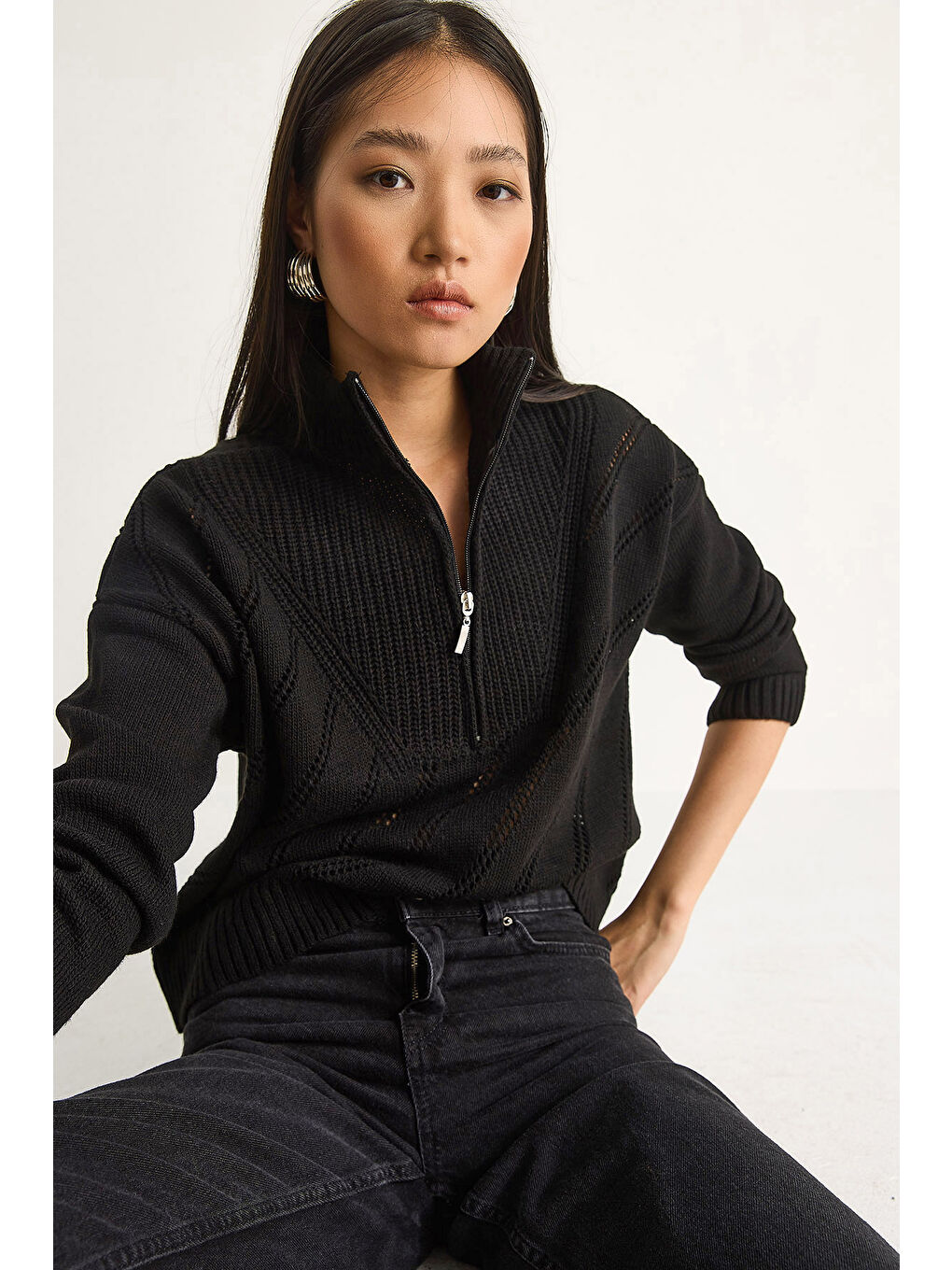 Siyah Kadın Relaxed Fit Yarım Fermuarlı Kazak-2