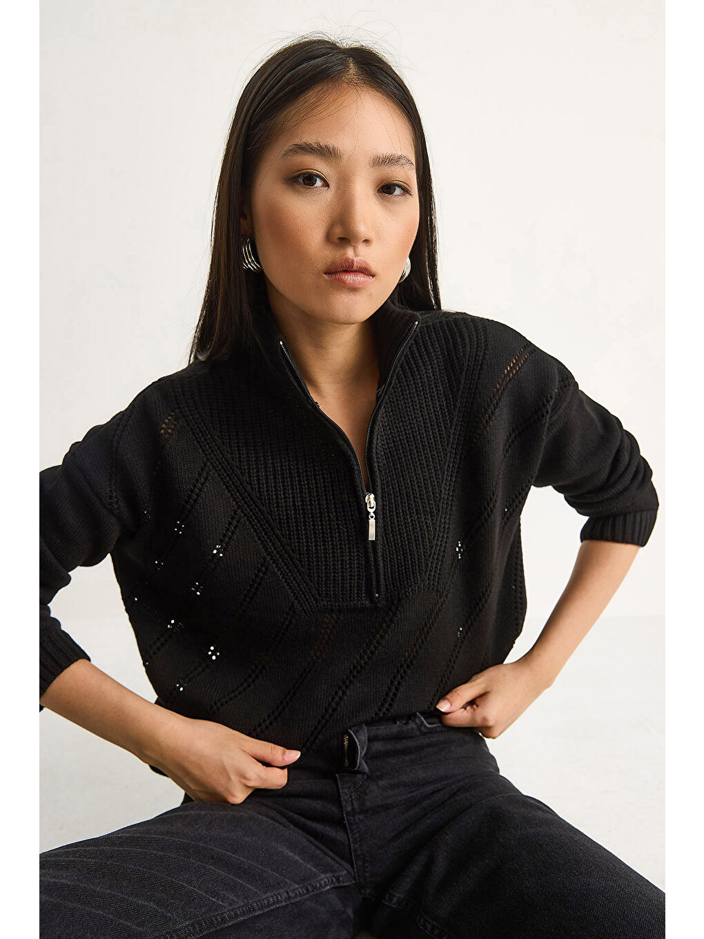 Siyah Kadın Relaxed Fit Yarım Fermuarlı Kazak-3