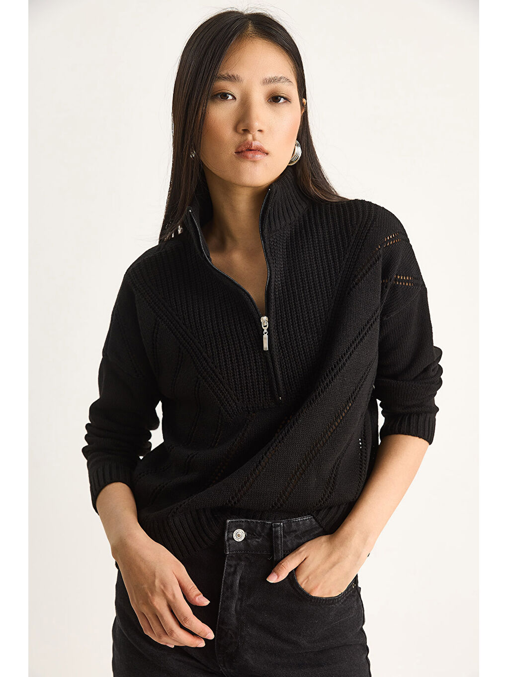 Siyah Kadın Relaxed Fit Yarım Fermuarlı Kazak-5