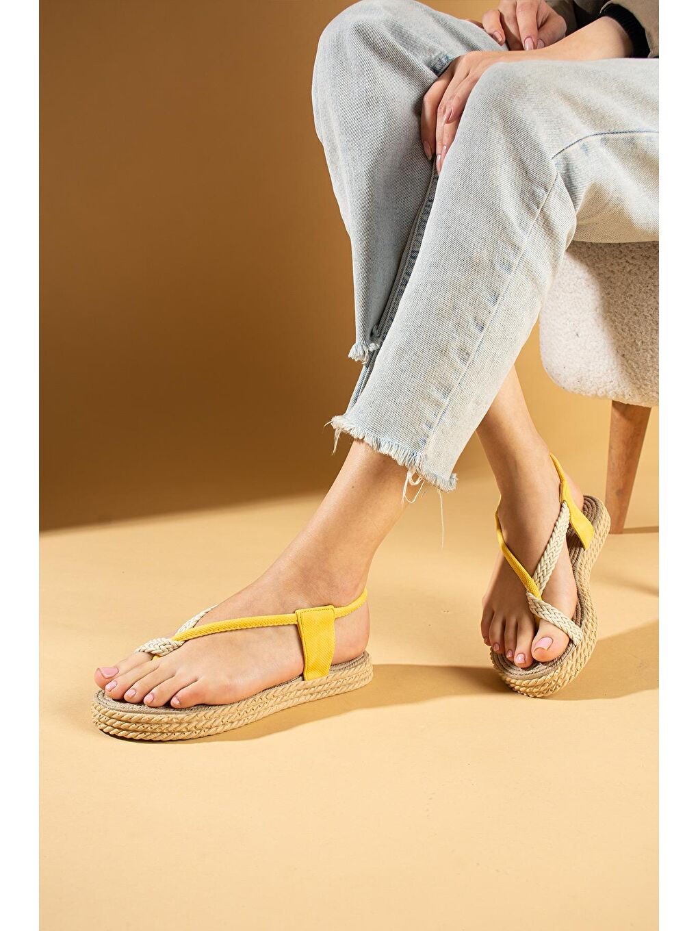 Sarı Comfort Hasır Taban Parmak Arası Kadın Sandalet 68-104-24-1