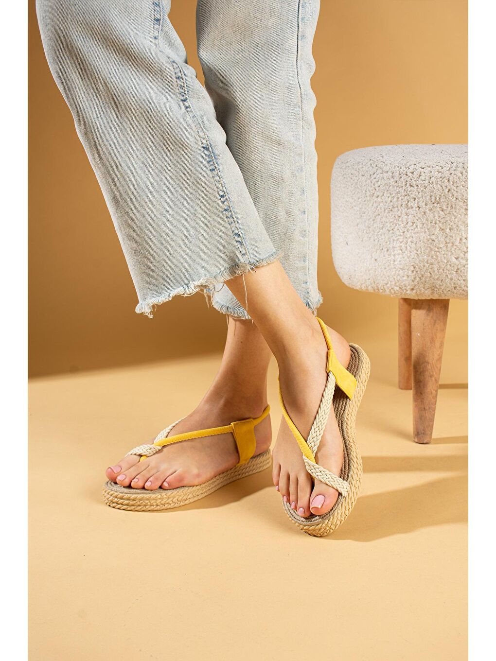 Sarı Comfort Hasır Taban Parmak Arası Kadın Sandalet 68-104-24-2