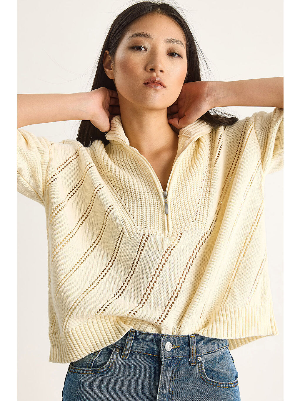 Ekru Kadın Relaxed Fit Yarım Fermuarlı Kazak