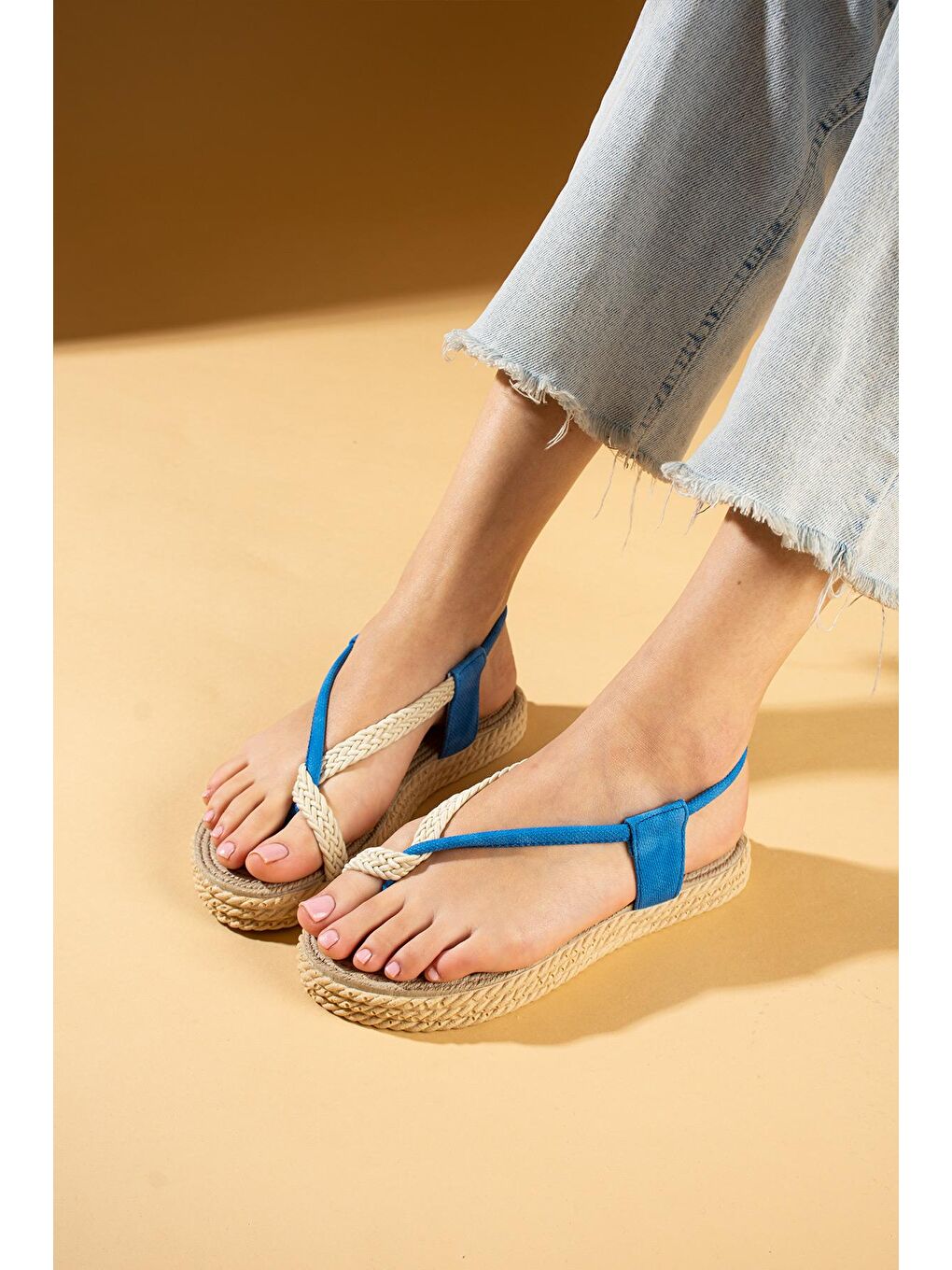 Mavi Comfort Hasır Taban Parmak Arası Kadın Sandalet 68-104-24