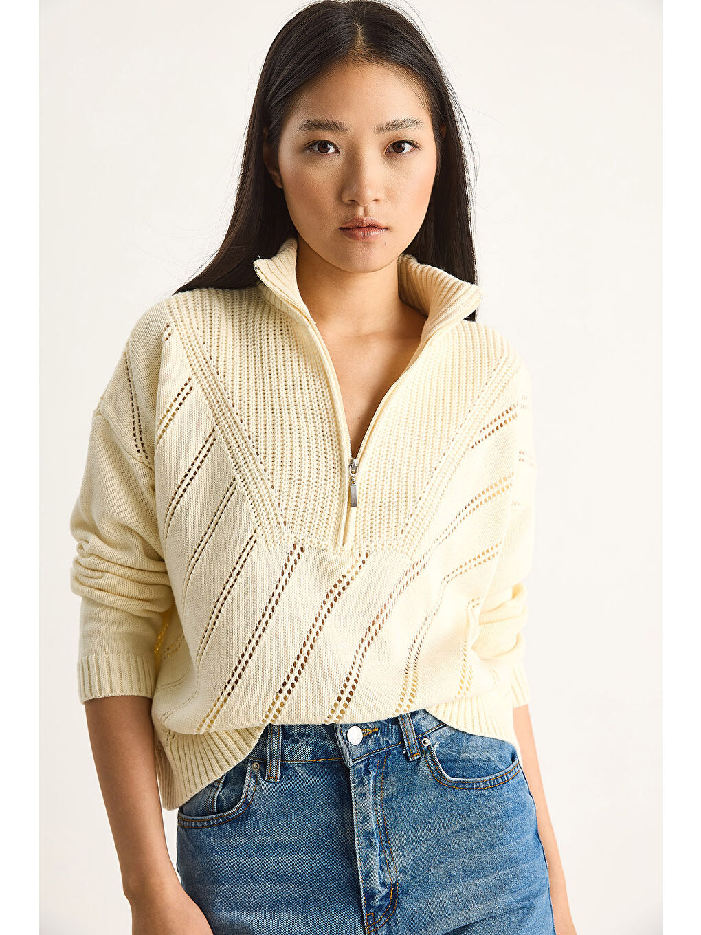 Ekru Kadın Relaxed Fit Yarım Fermuarlı Kazak-3