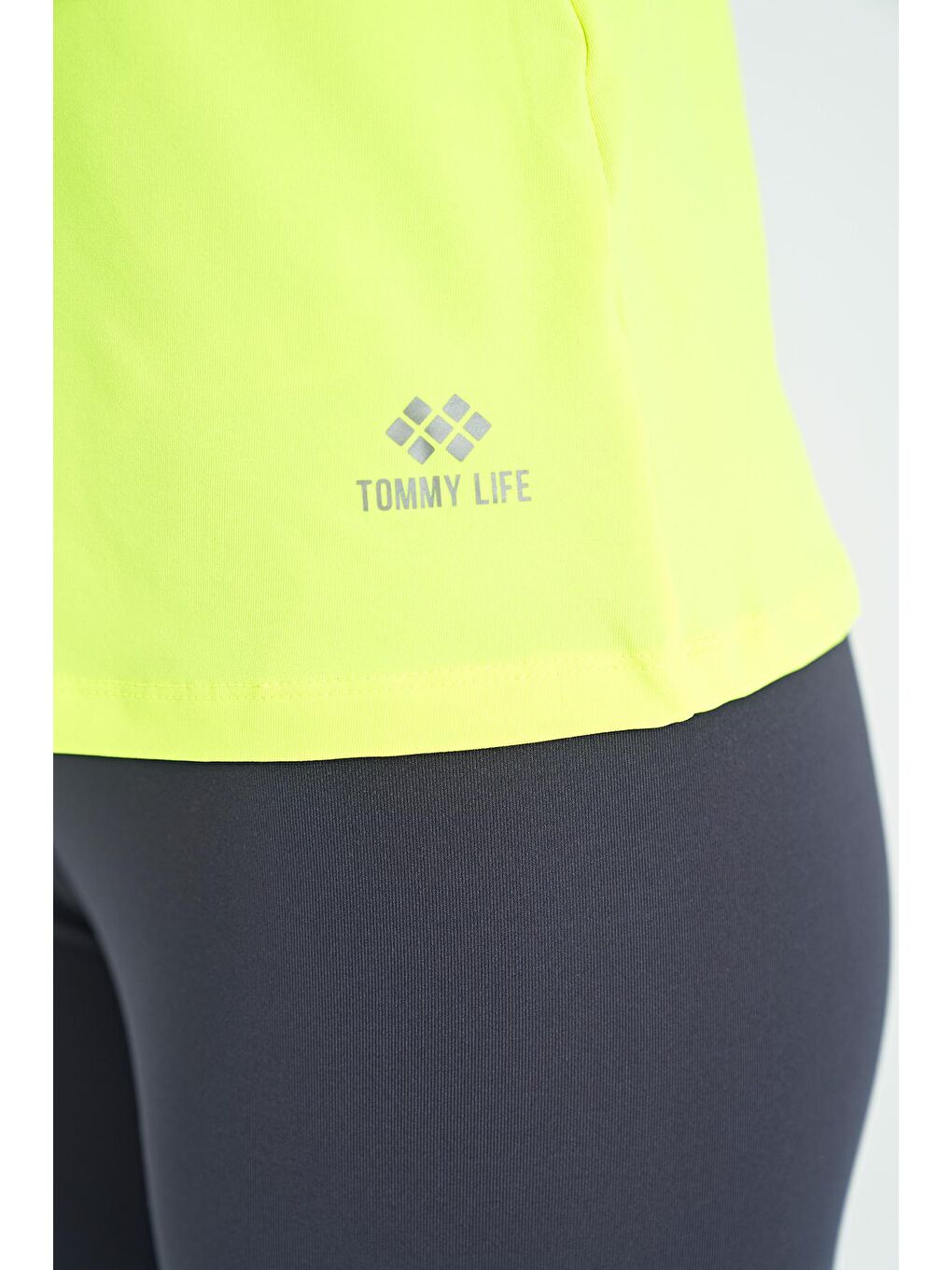 TOMMYLIFE Neon Sarı Çift Askılı Sırt Detaylı Standart Kalıp Kadın Spor Atlet - 97258 - 4