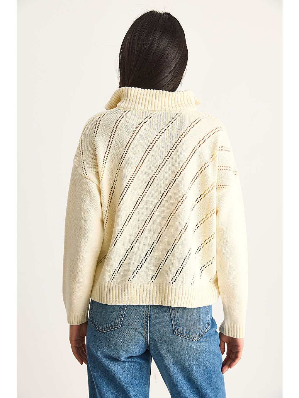 Ekru Kadın Relaxed Fit Yarım Fermuarlı Kazak-6