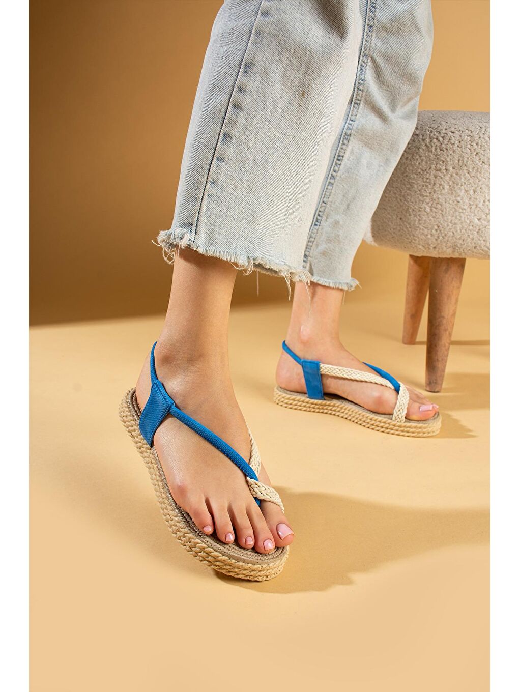Mavi Comfort Hasır Taban Parmak Arası Kadın Sandalet 68-104-24-2