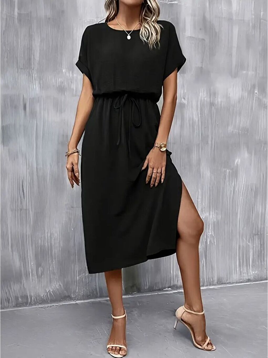 Siyah Kadın Kısa Kollu Yakası Açık Belden Bağlamalı Yırtmaçlı Viskon Elbise-4