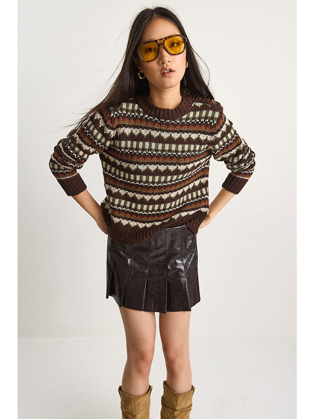 Kahverengi Kadın Omuz Patlı Desenli Triko Kazak-2