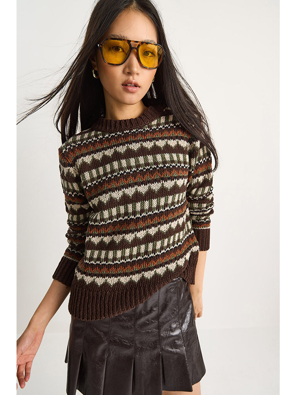 Kahverengi Kadın Omuz Patlı Desenli Triko Kazak-4