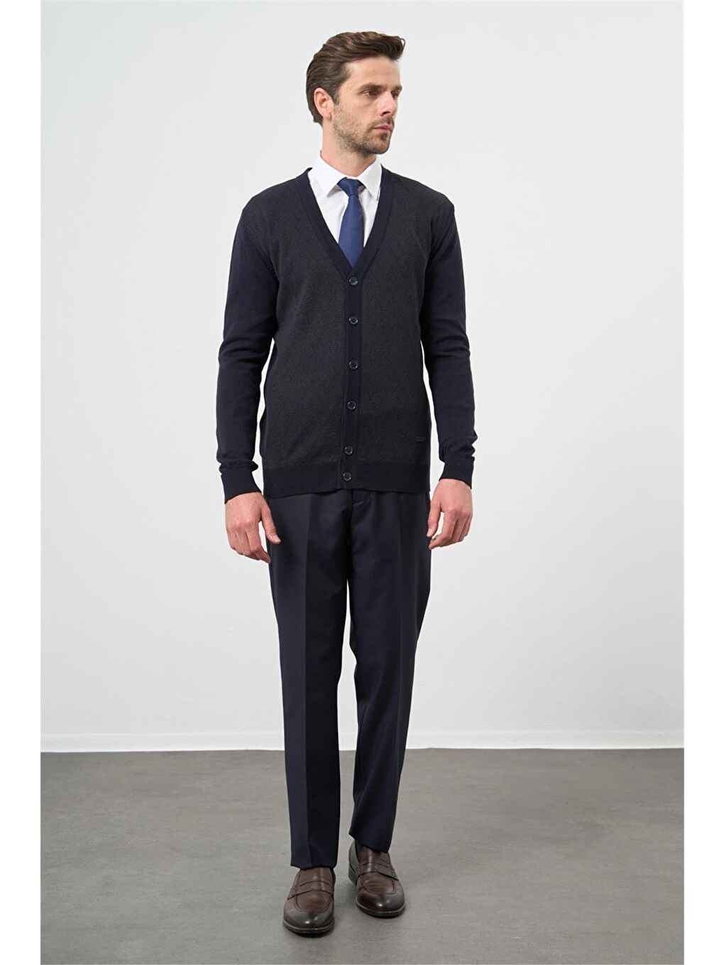 Koyu Lacivert Uzun Kol Kendinden Desenli Örme V Yaka Classic Comfort Fit Triko 1012245161-4