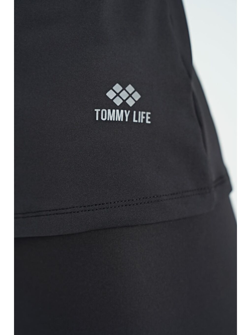 TOMMYLIFE Siyah Çift Askılı Sırt Detaylı Standart Kalıp Kadın Spor Atlet - 97258 - 4