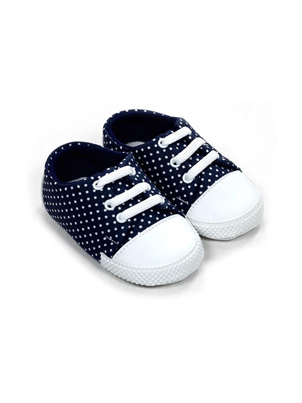 Siyah Puanlı Bağcıklı Bebek Ayakkabısı 1099