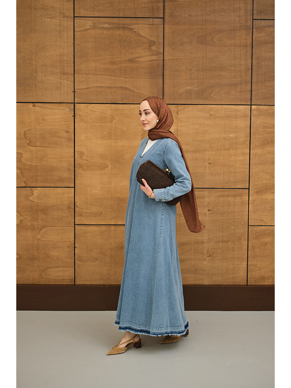 Kadın Yakası V Detaylı Kemerli Elbise Buz Mavi-1