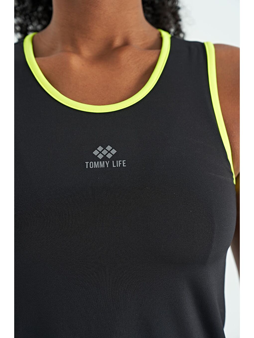 TOMMYLIFE Siyah Logo Baskılı Biye Şeritli Standart Kalıp Kadın Spor Atlet - 97255 - 2