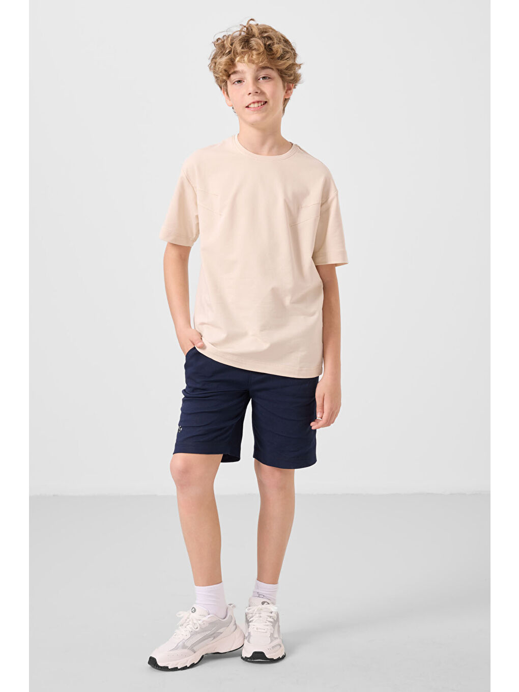 Bej-Lacivert Pamuklu Oversize Fit Dokuma Hafif Esnek Chino Erkek Çocuk Şort Takım - 11277