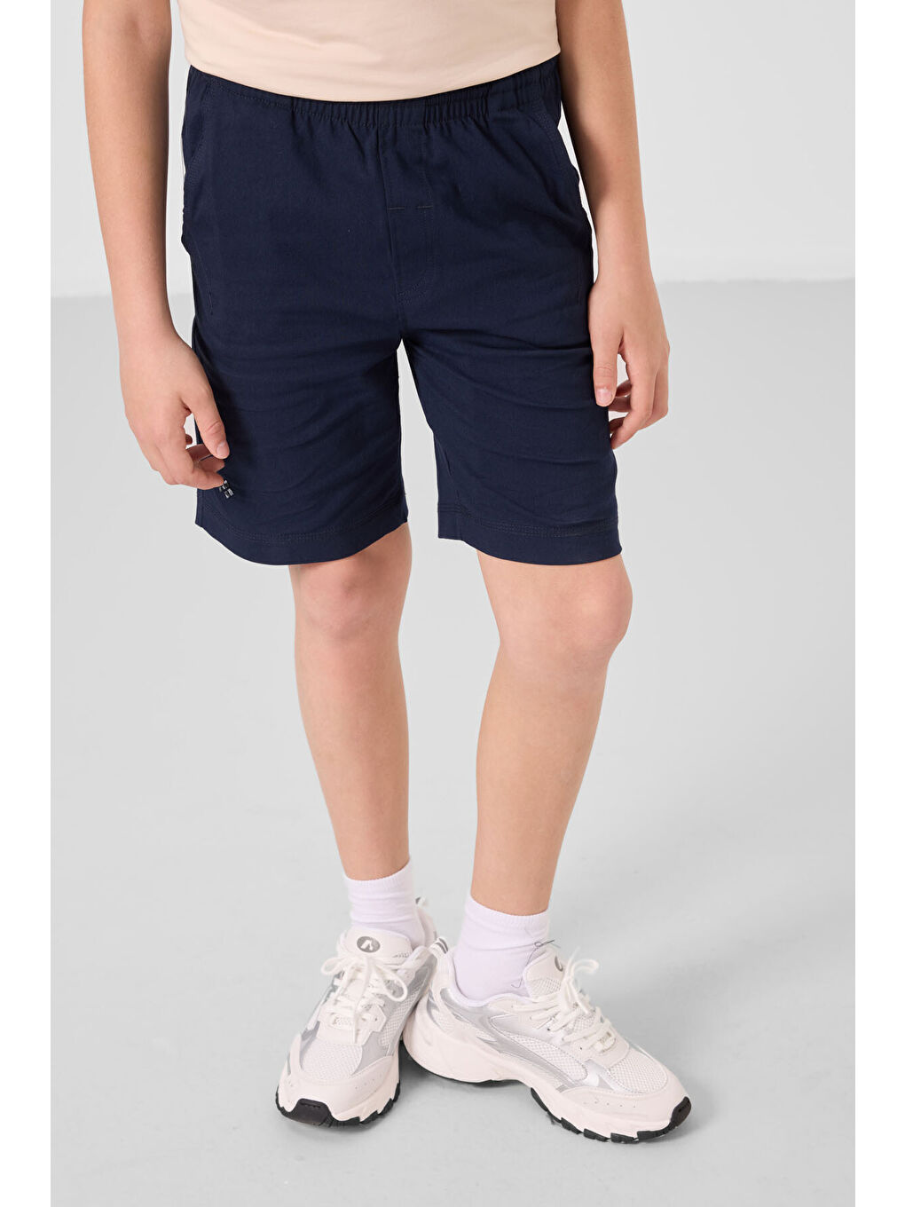 Bej-Lacivert Pamuklu Oversize Fit Dokuma Hafif Esnek Chino Erkek Çocuk Şort Takım - 11277-3