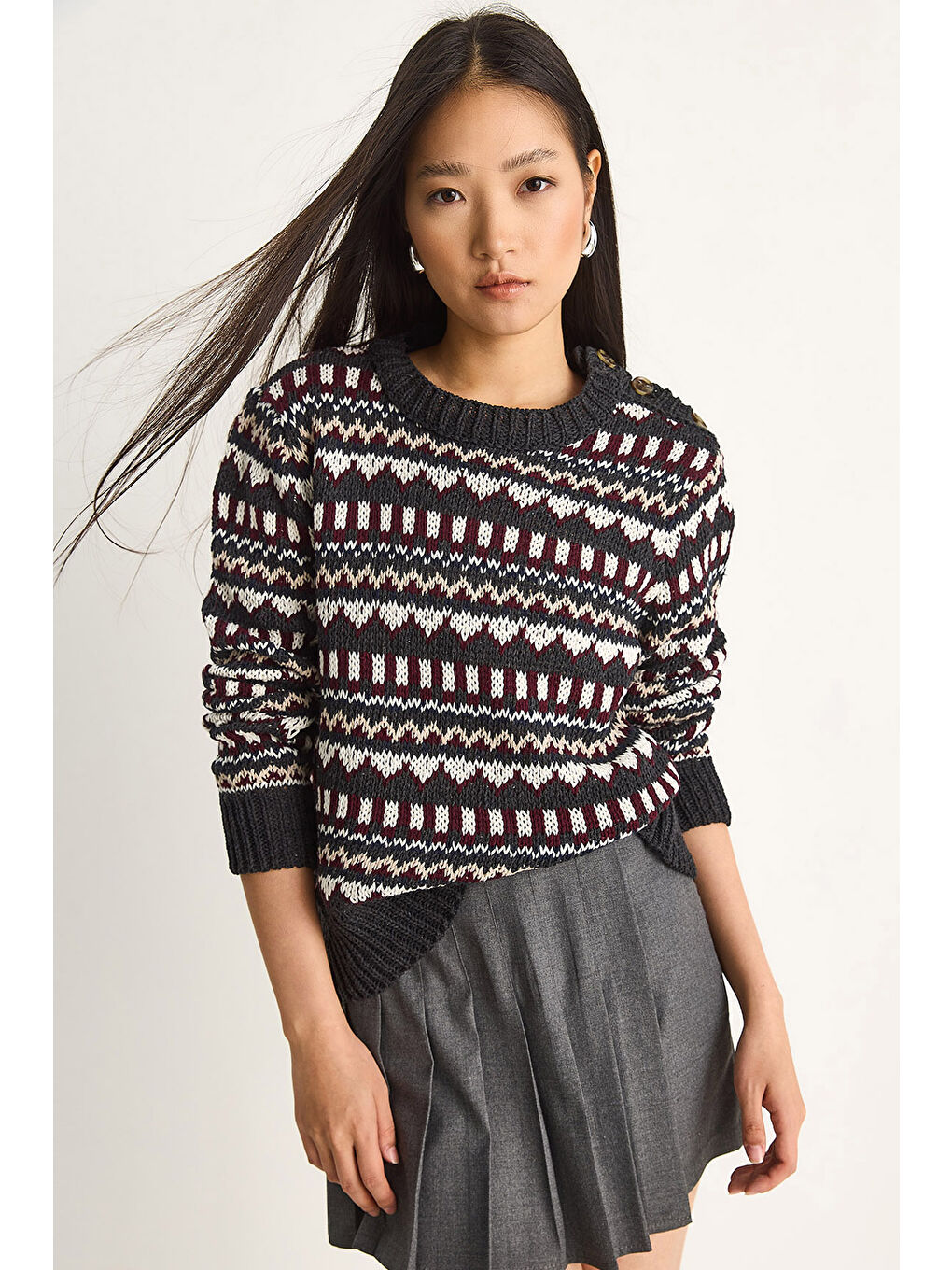 Antrasit Kadın Omuz Patlı Desenli Triko Kazak