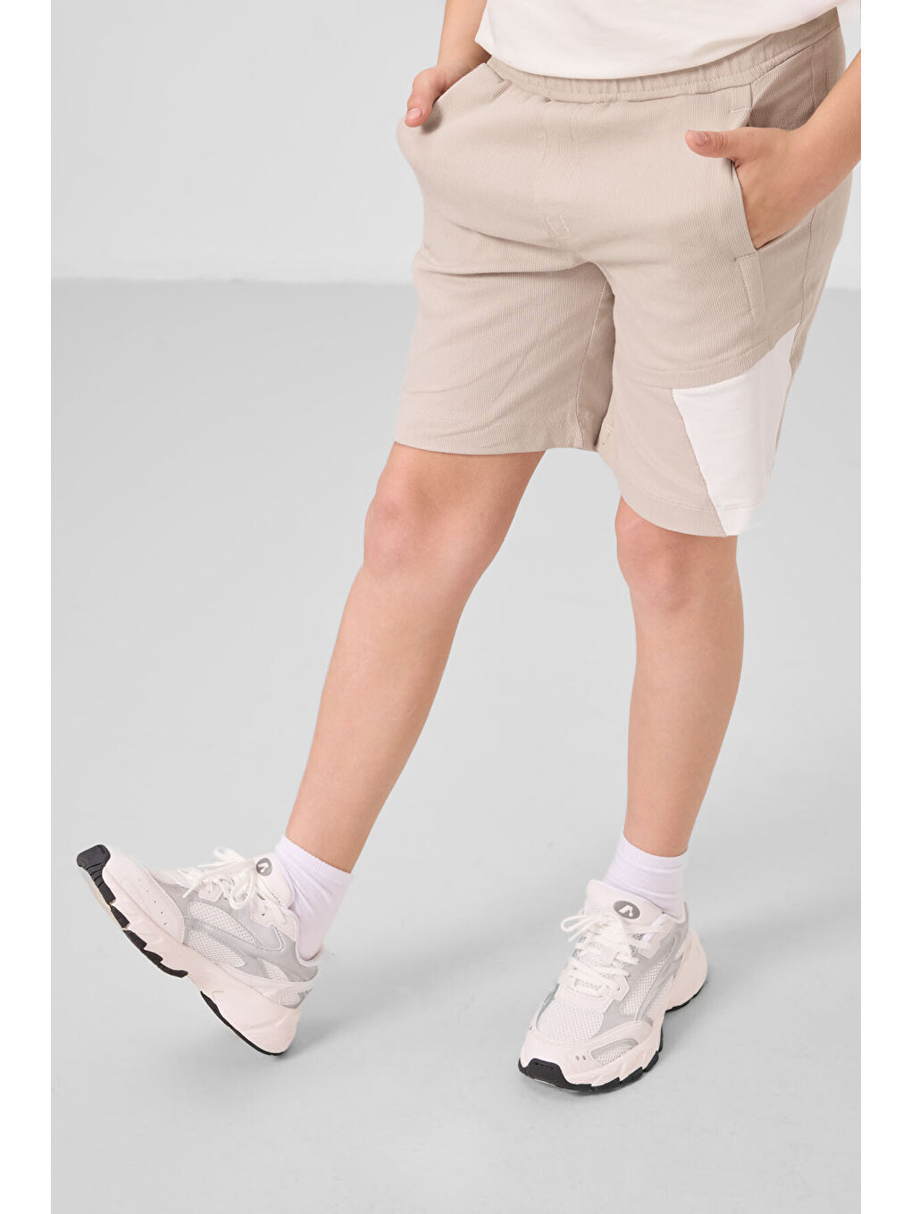 Ekru-Taş Pamuklu Oversize Fit Dokuma Hafif Esnek Chino Erkek Çocuk Şort Takım - 11275-1